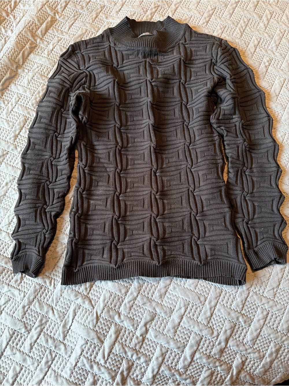 Women’s Textured Crewneck Sweater - black